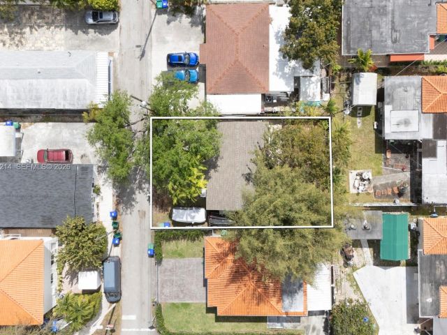 Продажа дома по адресу 2710 SW 28th Ct - фото 7520912