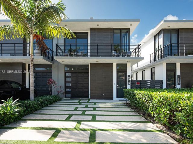 Дом в аренду по адресу 2516 NE 21st St B - фото 7482692