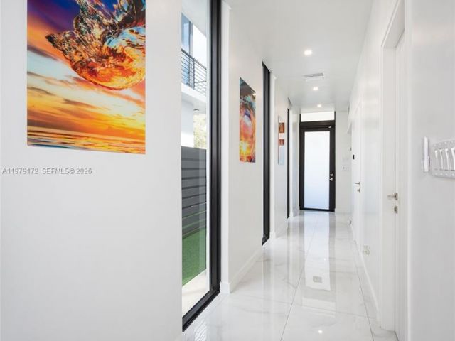 Дом в аренду по адресу 2516 NE 21st St B - фото 7482695