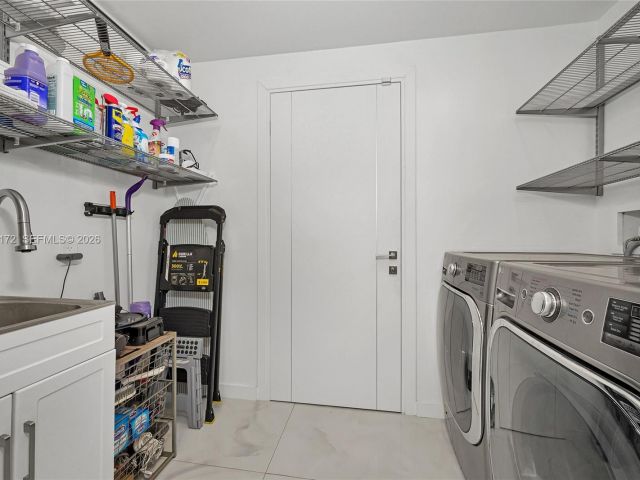 Дом в аренду по адресу 2516 NE 21st St B - фото 7482702