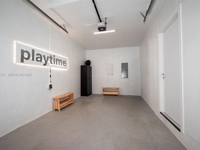 Дом в аренду по адресу 2516 NE 21st St B - фото 7482703