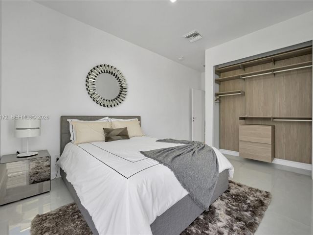 Дом в аренду по адресу 2516 NE 21st St B - фото 7482708