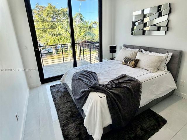 Дом в аренду по адресу 2516 NE 21st St B - фото 7482710