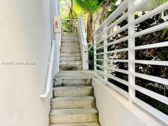 Продажа дома по адресу 619 Meridian Ave 4 - фото 7468628