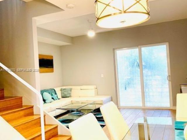 Продажа дома по адресу 619 Meridian Ave 4 - фото 7468631