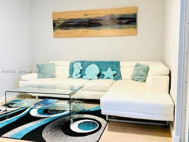 Продажа дома по адресу 619 Meridian Ave 4 - фото 7468634