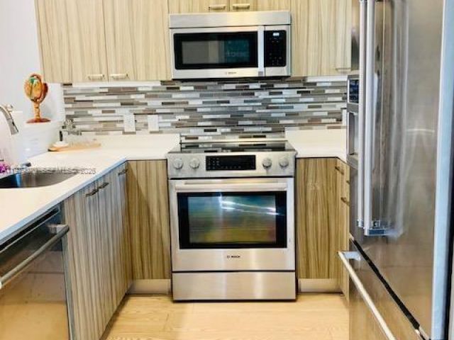 Продажа дома по адресу 619 Meridian Ave 4 - фото 7468640