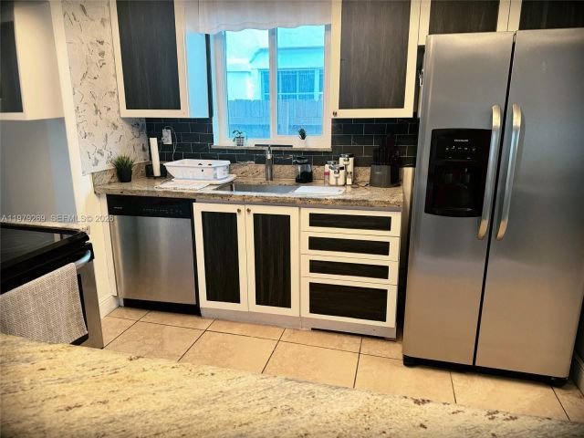 Продажа дома по адресу 4734 SW 4th St - фото 7465167