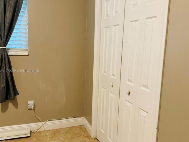 Продажа дома по адресу 4734 SW 4th St - фото 7465185