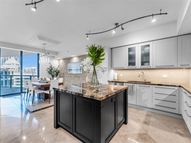 Продажа квартиры #2505 - фото 7500532