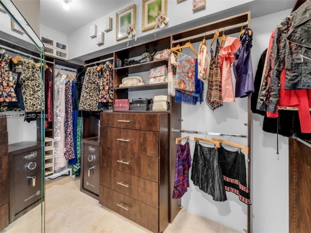 Продажа квартиры #2505 - фото 7500541