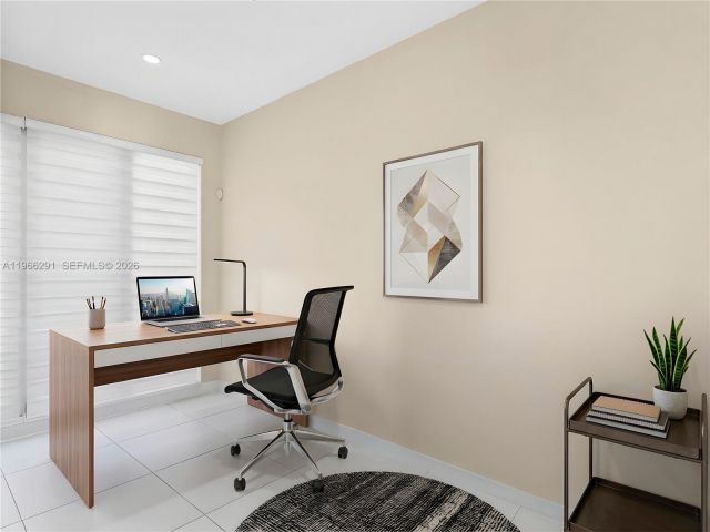 Продажа дома по адресу 6420 NW 105th Pl - фото 7529212