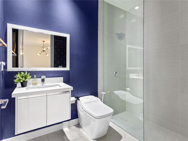 Продажа дома по адресу 6420 NW 105th Pl - фото 7529213