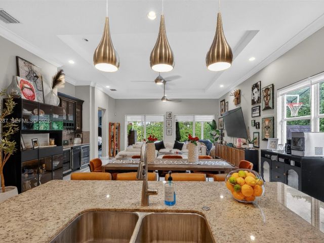 Продажа дома по адресу 14929 SW 176th Ter - фото 7493687