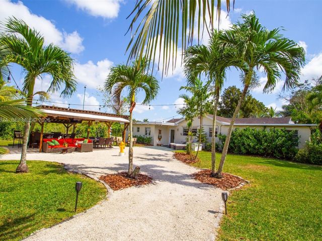 Продажа дома по адресу 23400 SW 142nd Ave - фото 7460271