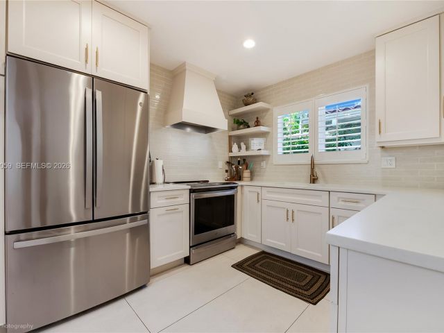 Продажа дома по адресу 424 Sansovino Ave - фото 7470770