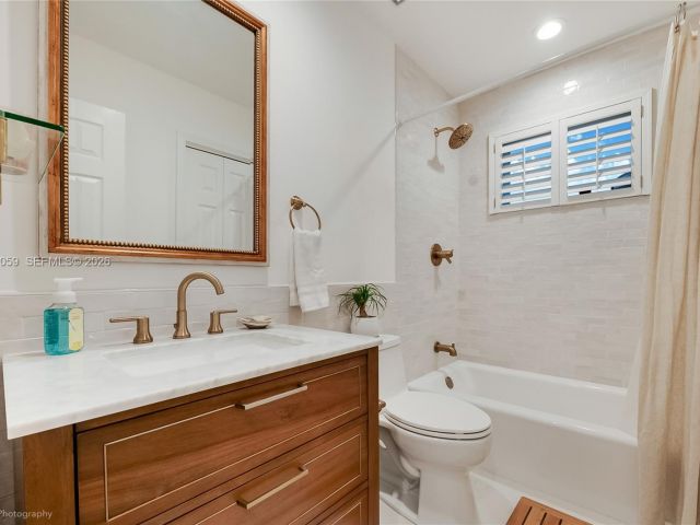 Продажа дома по адресу 424 Sansovino Ave - фото 7470774