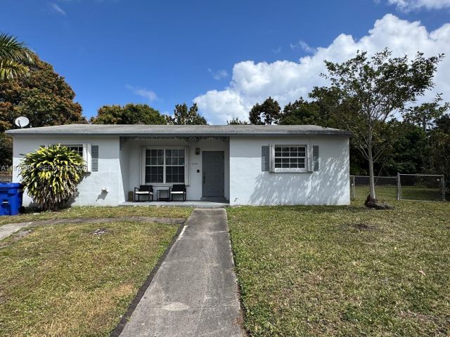 Дом в аренду по адресу 16981 NE 8th Ct - фото 7481037