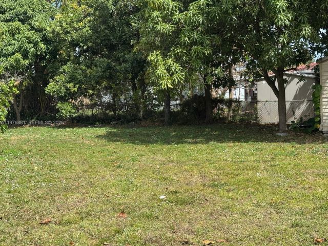 Дом в аренду по адресу 16981 NE 8th Ct - фото 7481040