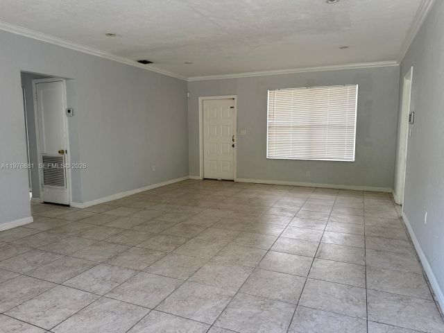 Дом в аренду по адресу 16981 NE 8th Ct - фото 7481062