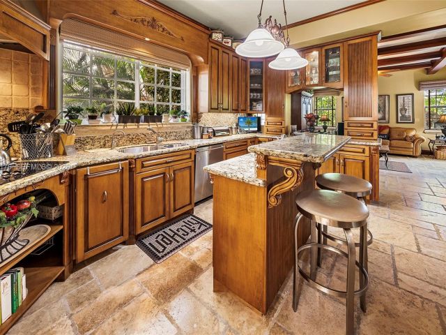 Продажа дома по адресу 4501 N Bay Rd - фото 7468570