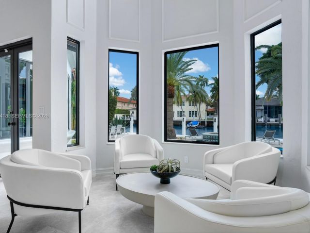 Дом в аренду по адресу 168 Fiesta Way - фото 7483050