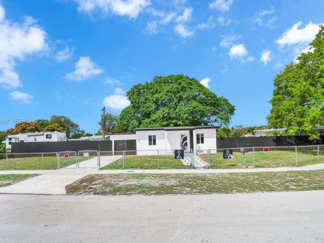 Продажа дома по адресу 16320 NW 19 CT - фото 7517119