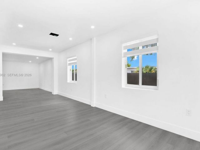 Продажа дома по адресу 16320 NW 19 CT - фото 7517121