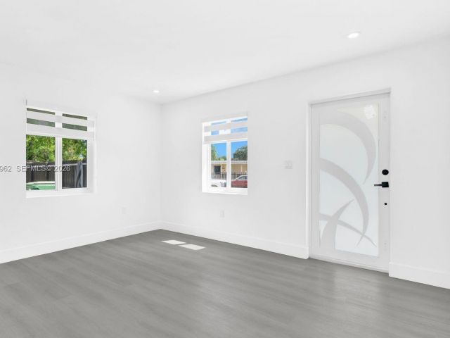 Продажа дома по адресу 16320 NW 19 CT - фото 7517131