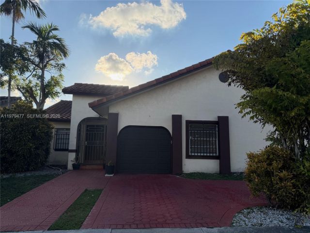 Продажа дома по адресу 1090 NW 128th Ct - фото 7530150