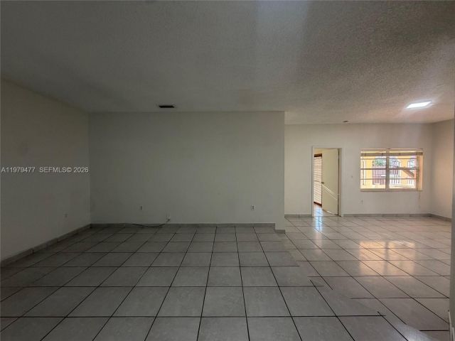 Продажа дома по адресу 1090 NW 128th Ct - фото 7530156