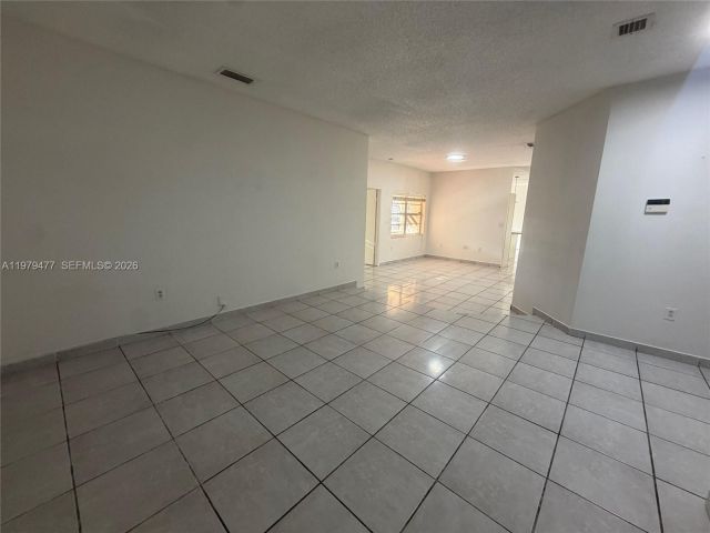 Продажа дома по адресу 1090 NW 128th Ct - фото 7530157