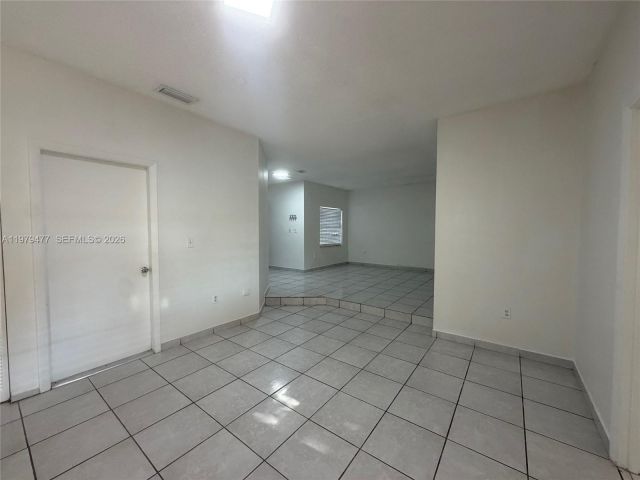 Продажа дома по адресу 1090 NW 128th Ct - фото 7530159