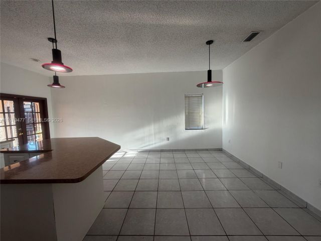 Продажа дома по адресу 1090 NW 128th Ct - фото 7530160