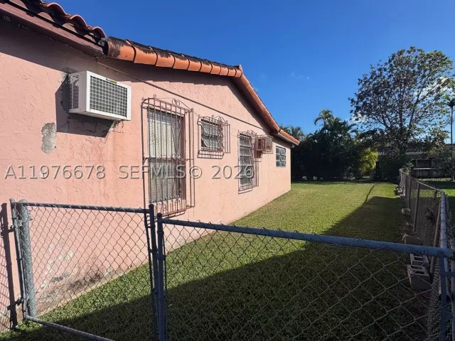 Продажа дома по адресу 10730 SW 66th Dr - фото 8869463