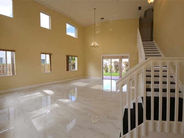 Продажа дома по адресу 2864 SW 138th Path - фото 7524515