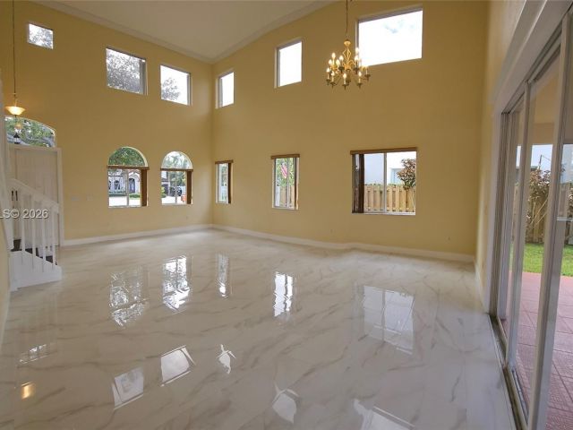 Продажа дома по адресу 2864 SW 138th Path - фото 7524516