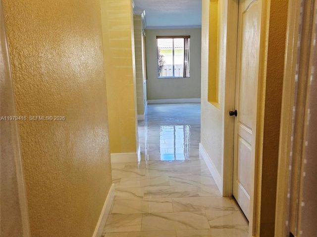 Продажа дома по адресу 2864 SW 138th Path - фото 7524522