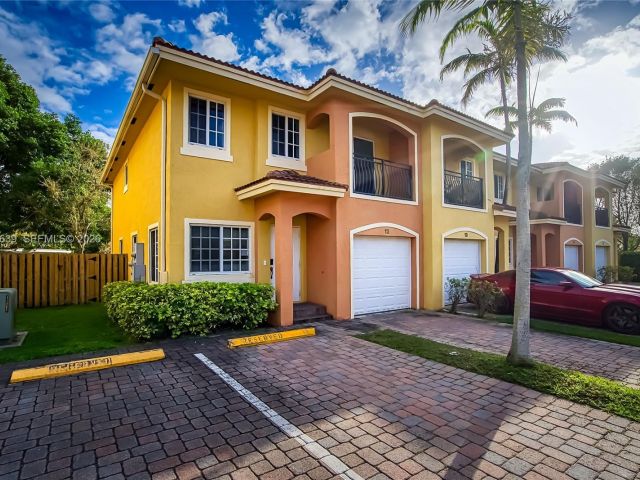 Дом в аренду по адресу 330 SW 2nd Ave 12 - фото 7462190