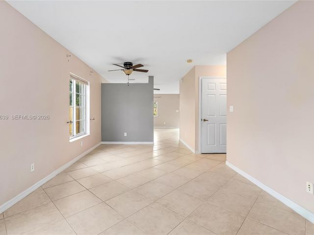 Дом в аренду по адресу 330 SW 2nd Ave 12 - фото 7462192