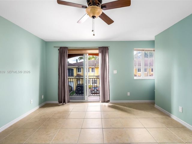 Дом в аренду по адресу 330 SW 2nd Ave 12 - фото 7462197