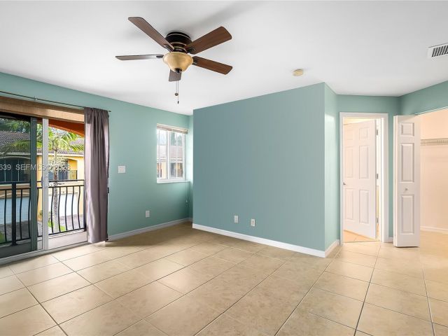 Дом в аренду по адресу 330 SW 2nd Ave 12 - фото 7462198