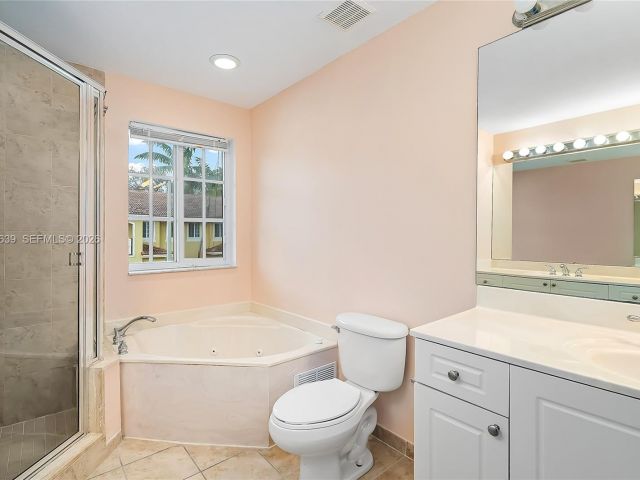 Дом в аренду по адресу 330 SW 2nd Ave 12 - фото 7462199