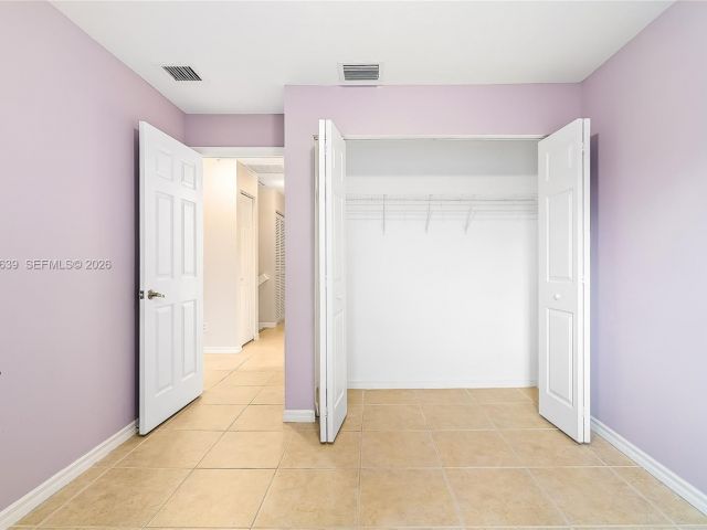 Дом в аренду по адресу 330 SW 2nd Ave 12 - фото 7462208