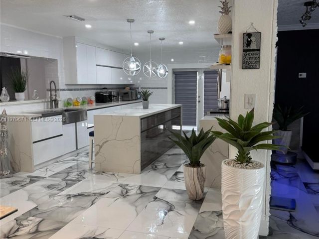 Продажа дома по адресу 12121 SW 107th St - фото 7515697