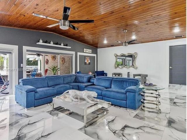 Продажа дома по адресу 12121 SW 107th St - фото 7515707