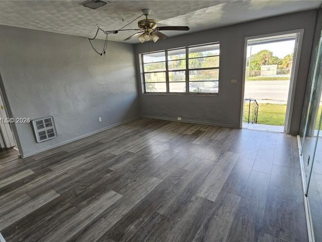 Дом в аренду по адресу 374 NW 31st Ave - фото 7478534