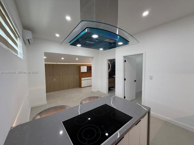 Дом в аренду по адресу 401 NW 131st St 401 - фото 7475548