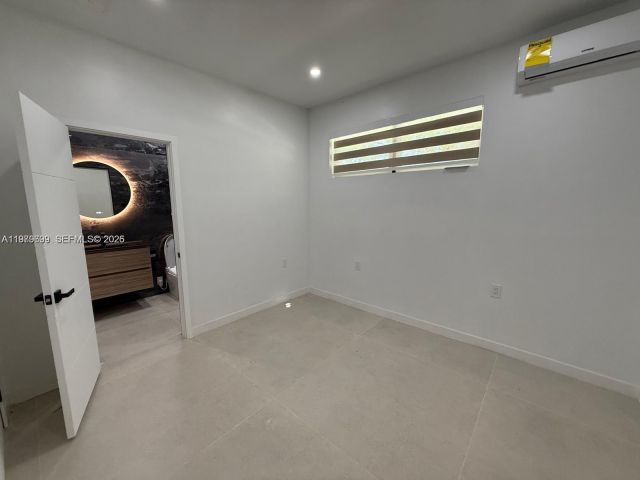 Дом в аренду по адресу 401 NW 131st St 401 - фото 7475554