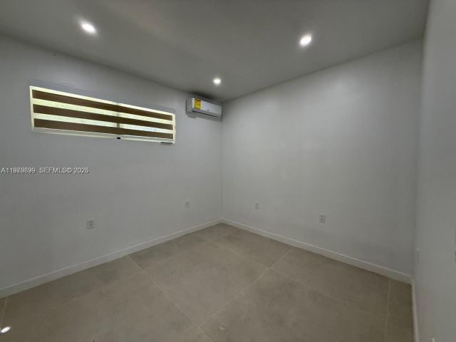 Дом в аренду по адресу 401 NW 131st St 401 - фото 7475555